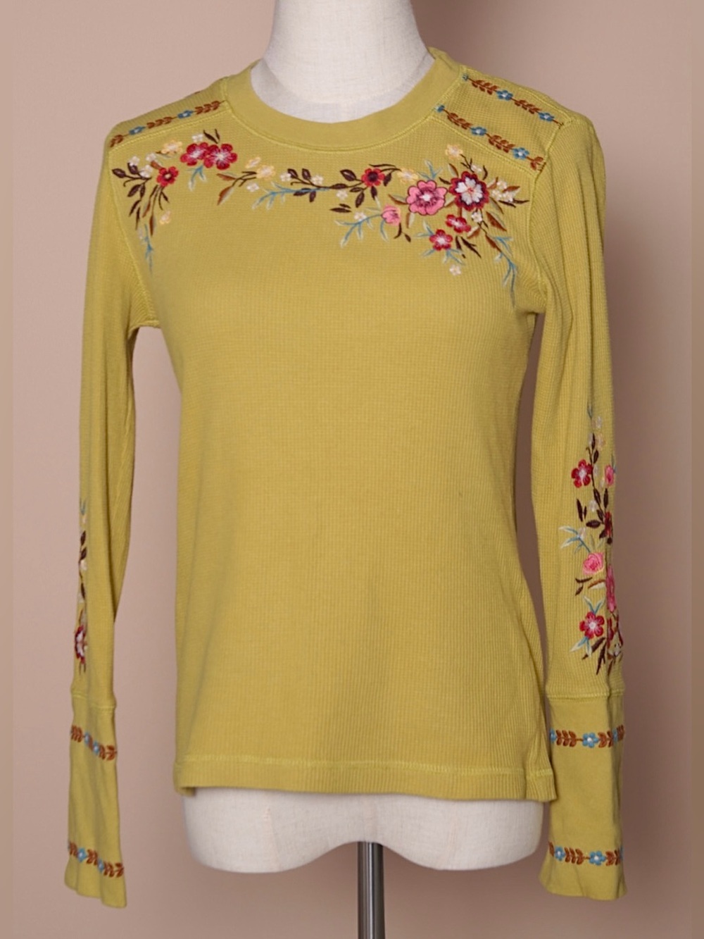 Sundance Embroidered Floral Thermal Top Mustard Petite XS - Picture 2 of 5
